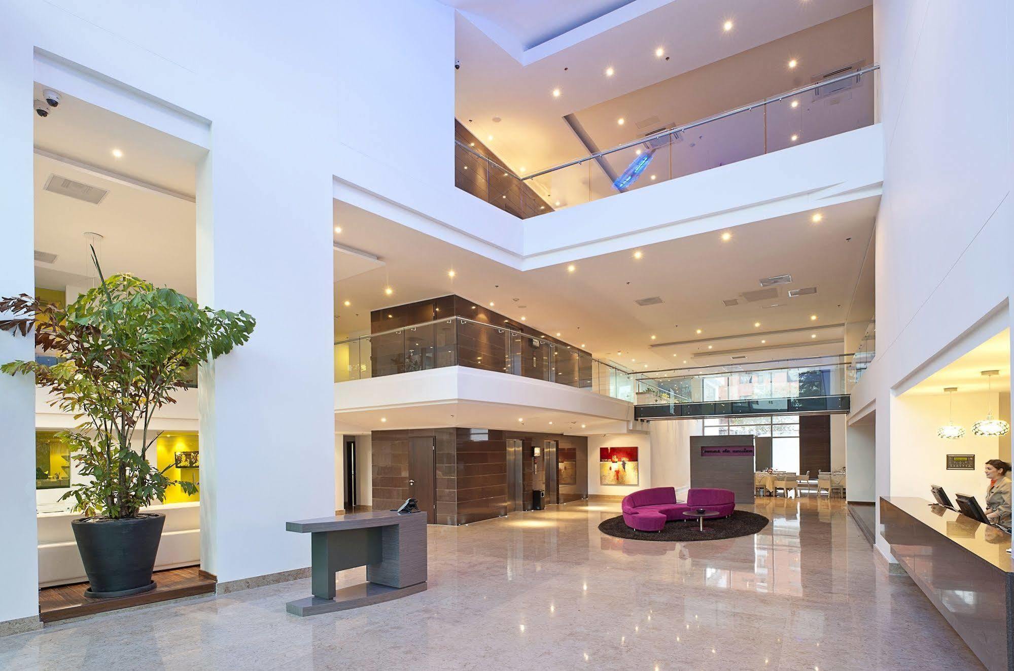 Nh Collection Royal Smartsuites Barranquilla  Eksteriør billede